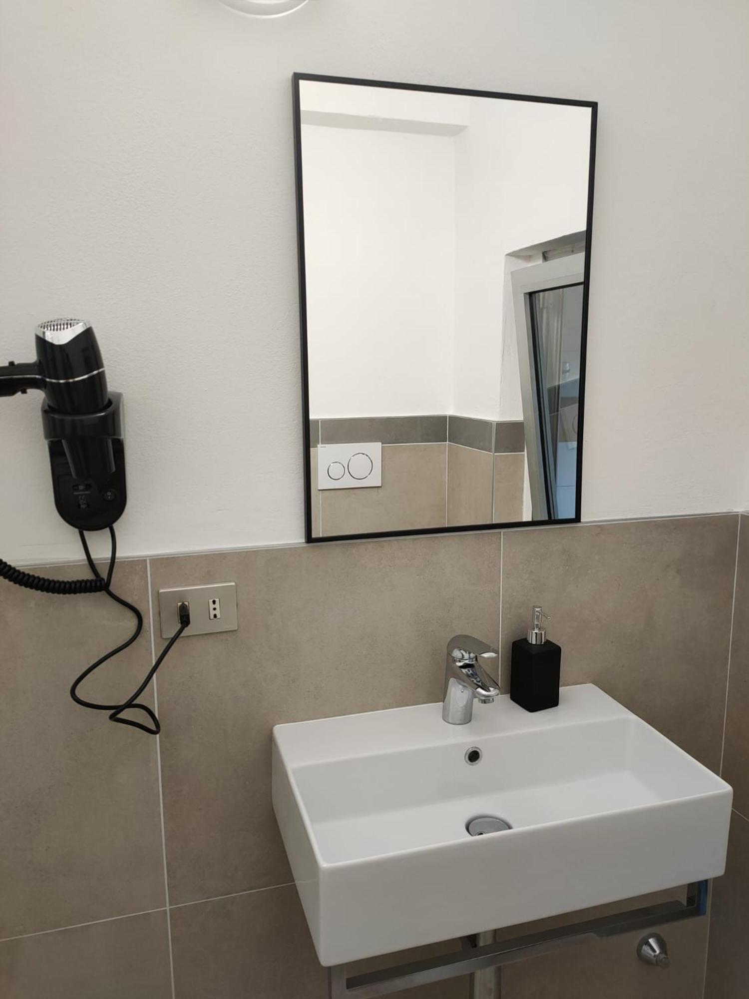 Airport Orio Studio Apartment Bergamo Luaran gambar